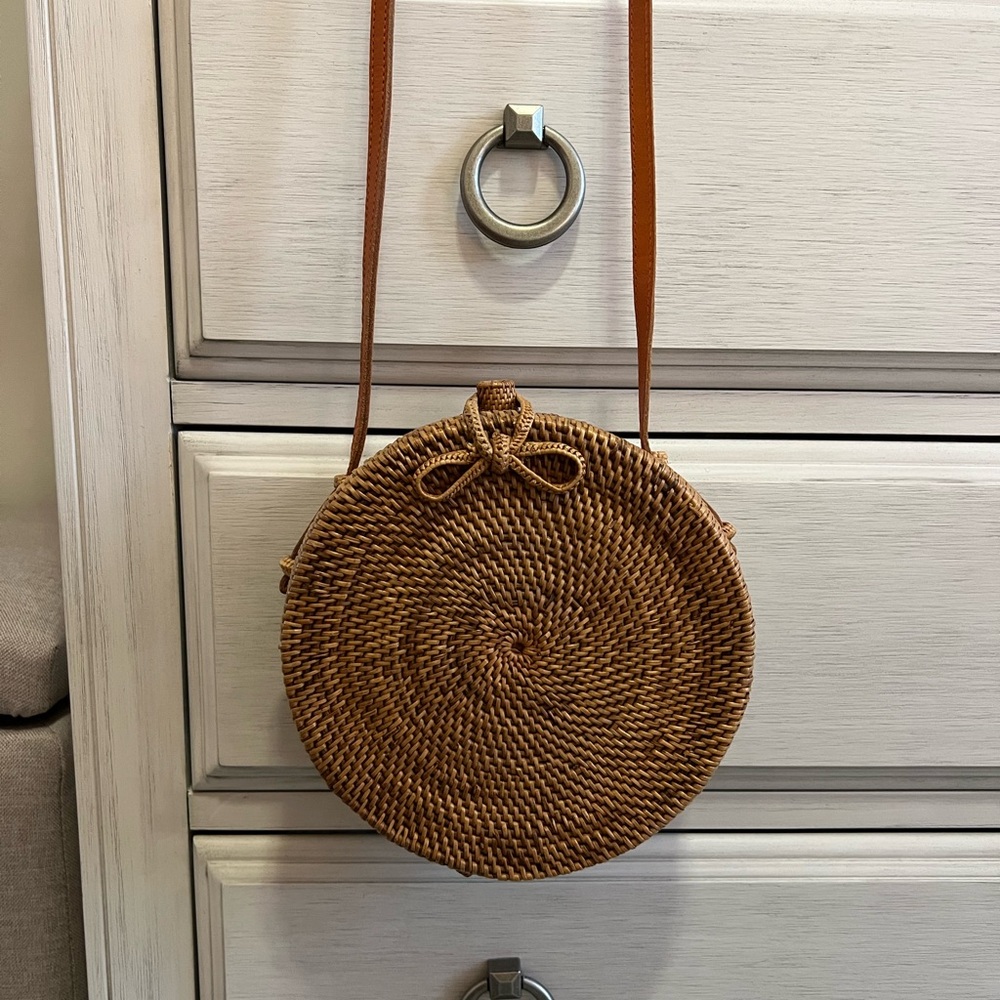 Circle basket purse